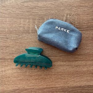 PARKE Claw Clip in Evergreen